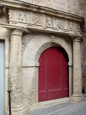 A Pézenas door